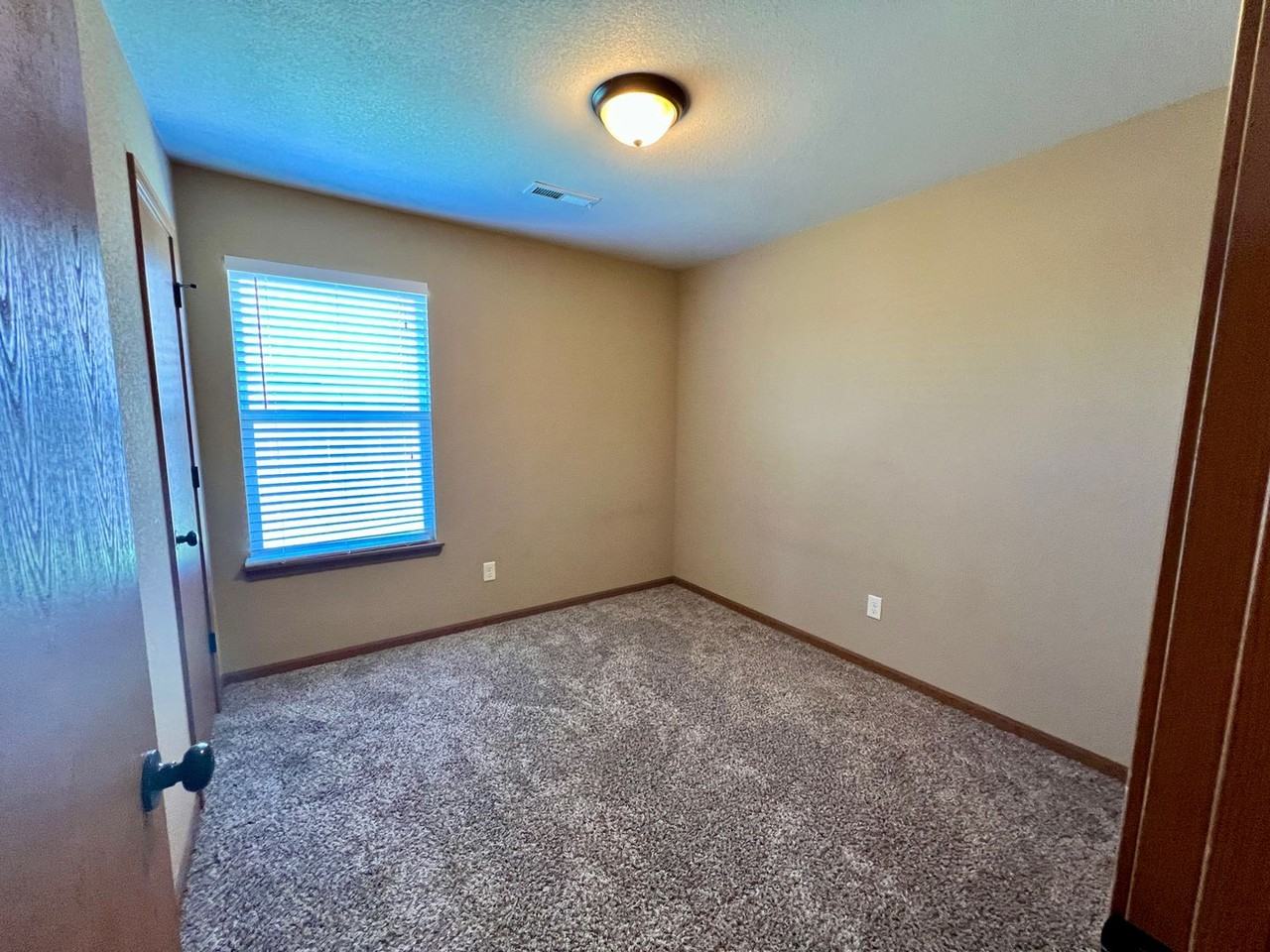 619 Terry Dr - Photo 7 of 17