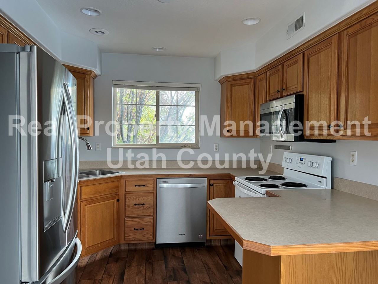 297 E 760 N - Photo 2 of 18