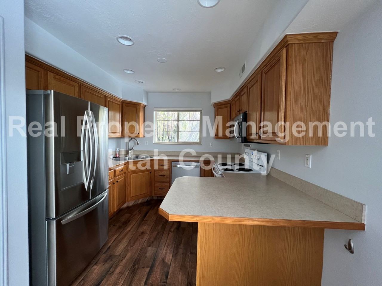 297 E 760 N - Photo 3 of 18