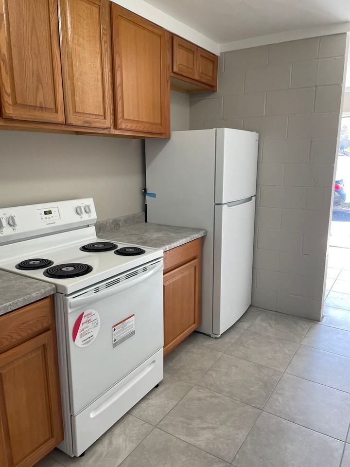 2447 Gervais St 1-5 - Photo 3 of 10