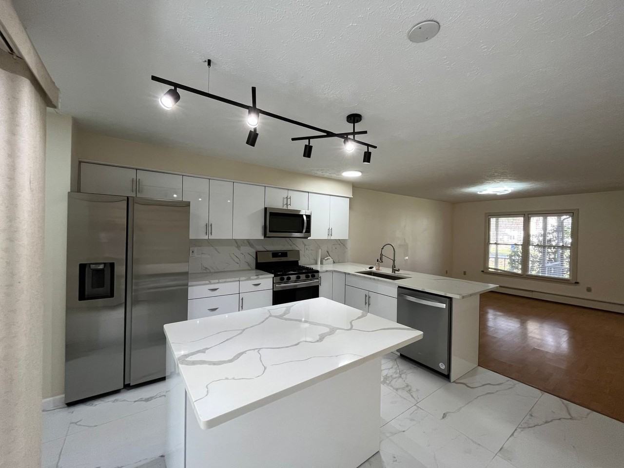 15 Arrowwood Cir #15 - Photo 2 of 19