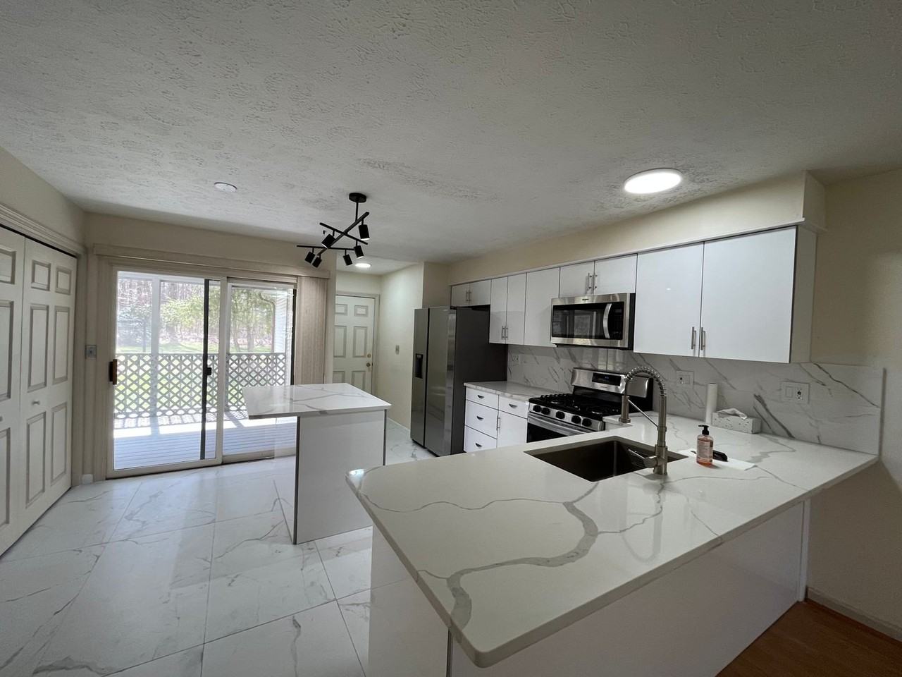 15 Arrowwood Cir #15 - Photo 3 of 19