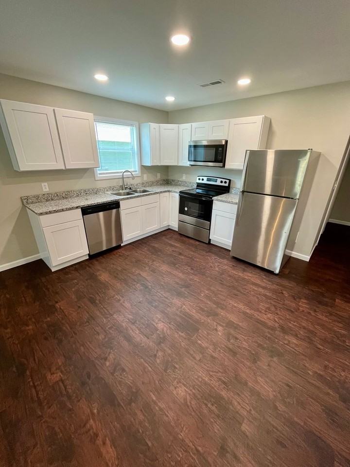 593 Sappington Bridge Rd - Photo 3 of 11