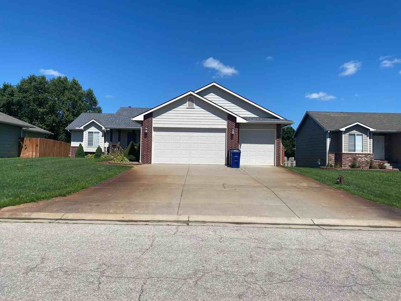 5324 S Ellis St - Photo 2 of 45