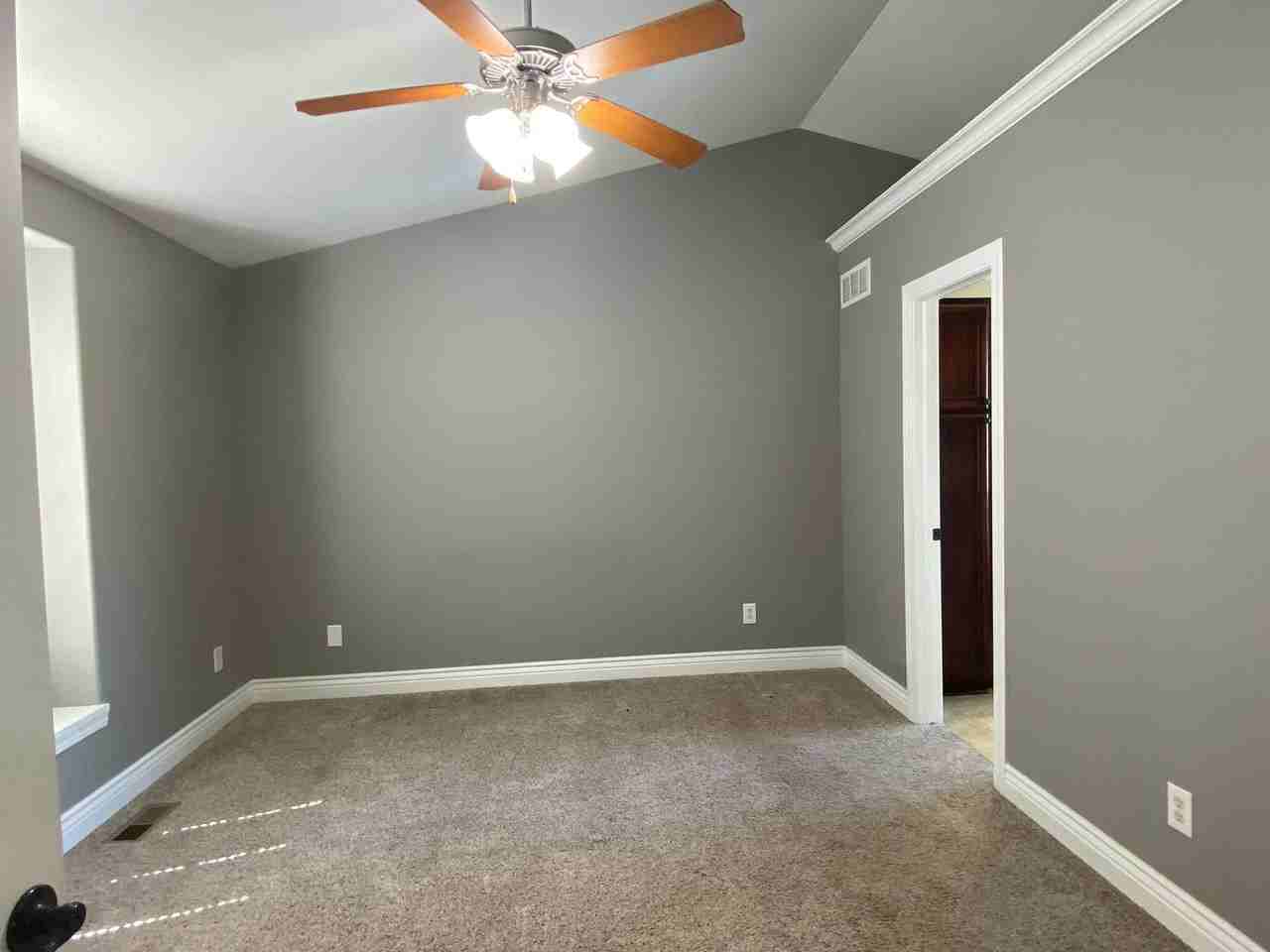 5324 S Ellis St - Photo 5 of 45