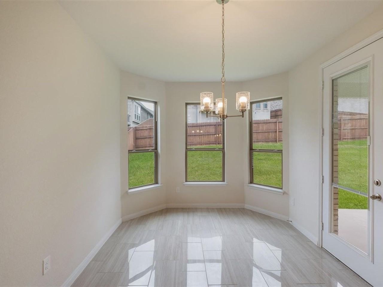 1717 Wind Riv - Photo 4 of 29