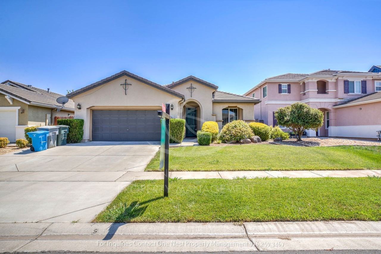 1362 Paddington Way - Photo 2 of 24