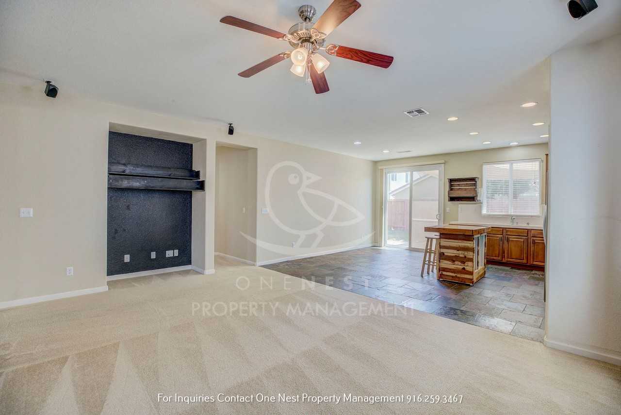1362 Paddington Way - Photo 7 of 24
