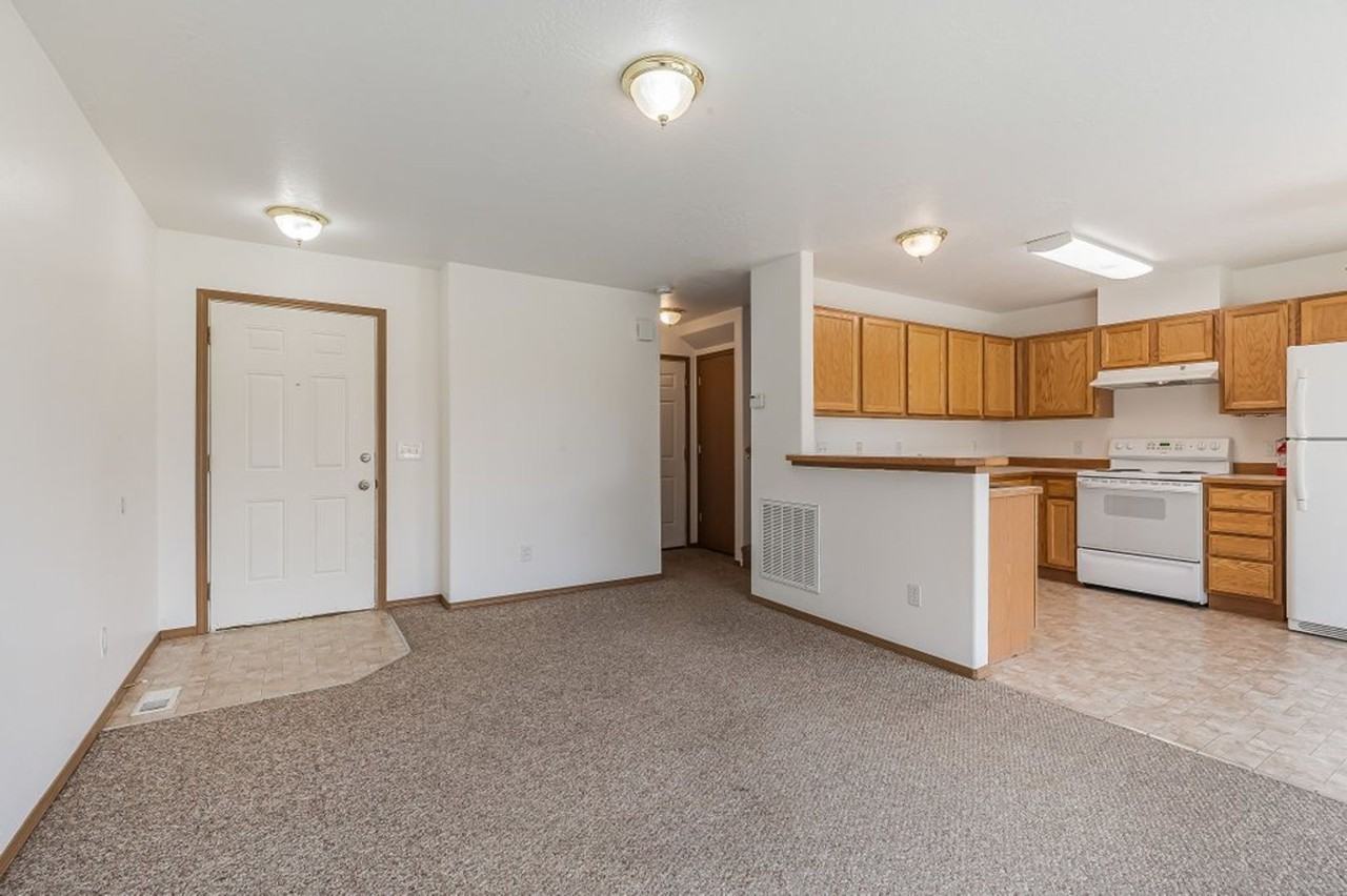 1620 E Coeur D Alene Ave - Photo 3 of 21