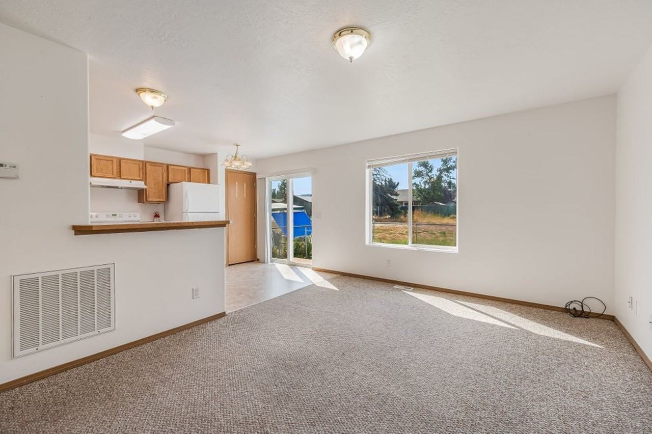 1620 E Coeur D Alene Ave - Photo 4 of 21
