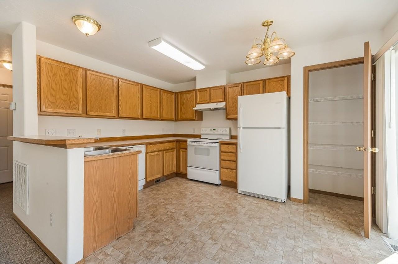 1620 E Coeur D Alene Ave - Photo 6 of 21