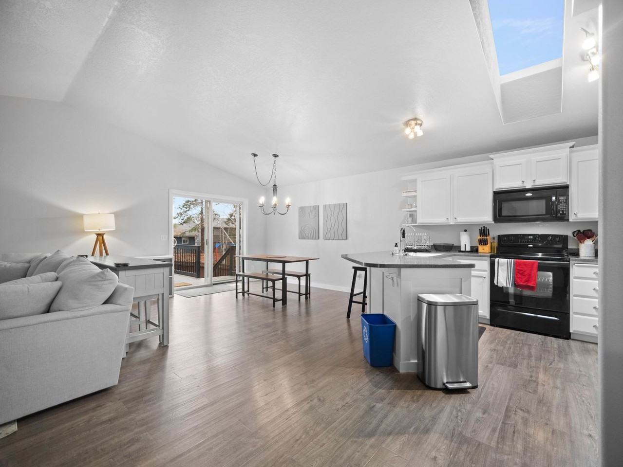 4511 E 15th Ave - Photo 3 of 50