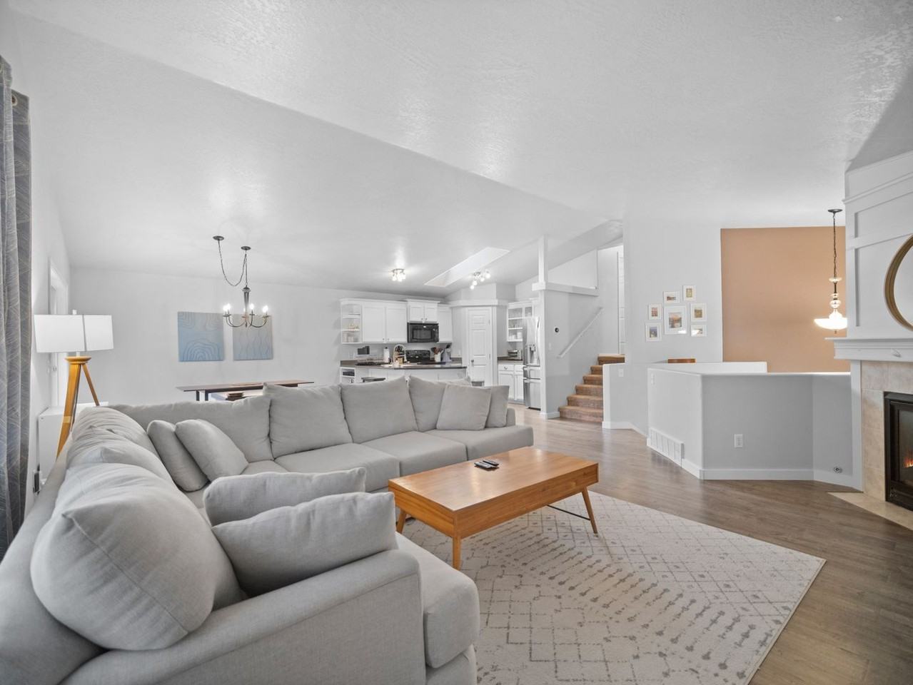 4511 E 15th Ave - Photo 4 of 50