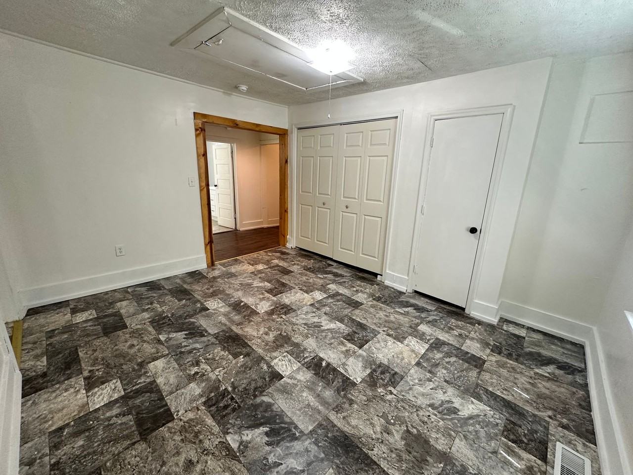 505 Hill St - Photo 5 of 16