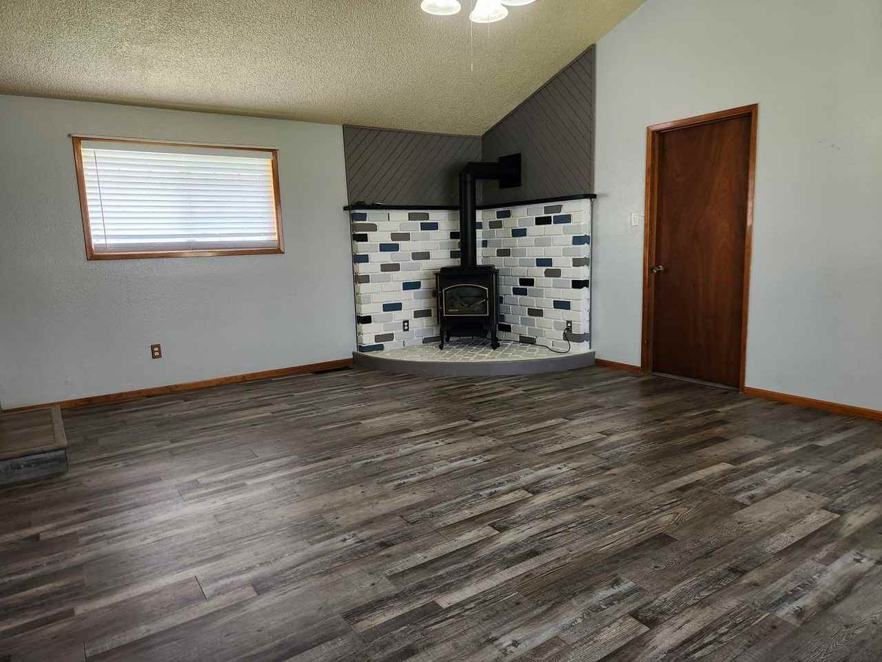 3647 S Pass Rd - Photo 3 of 22