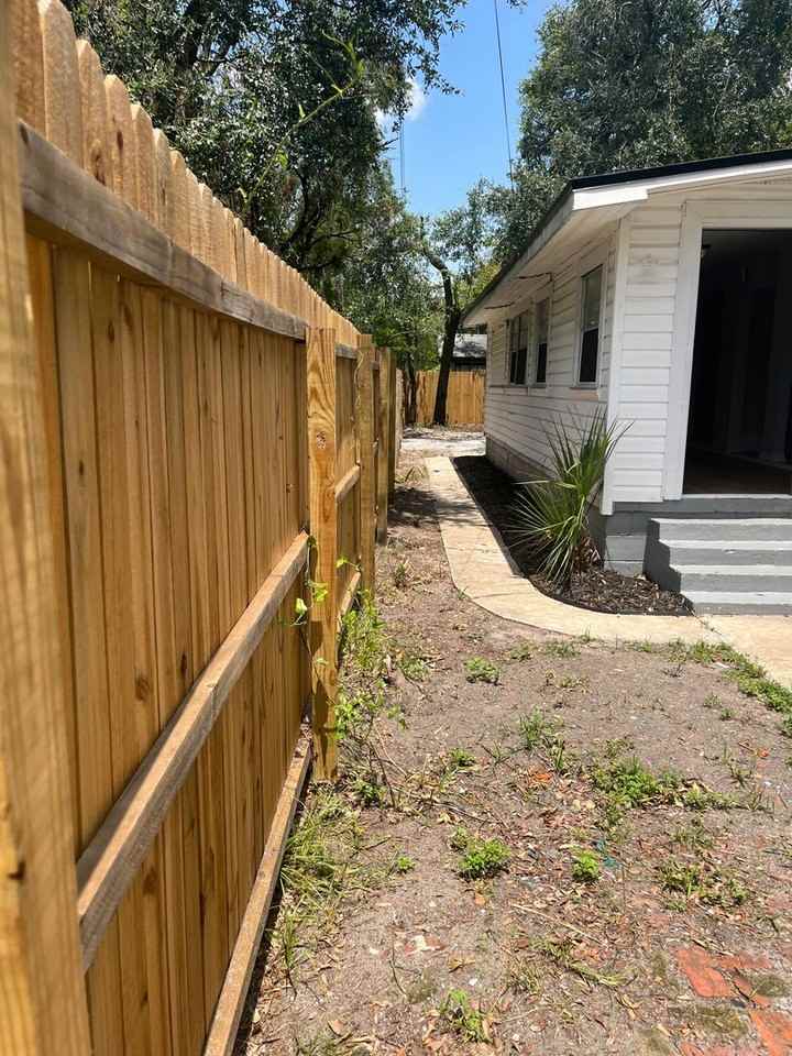 685 Fern St - Photo 4 of 28