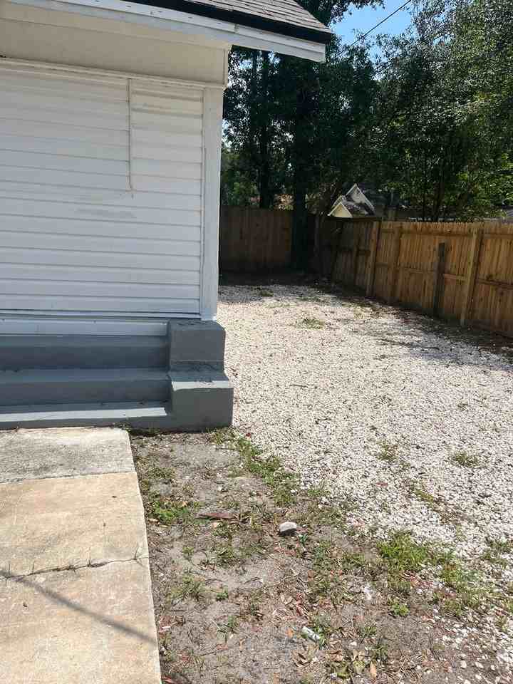 685 Fern St - Photo 5 of 28