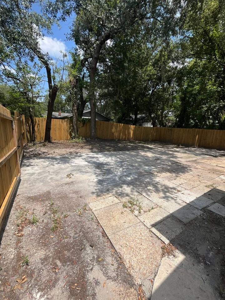 685 Fern St - Photo 6 of 28