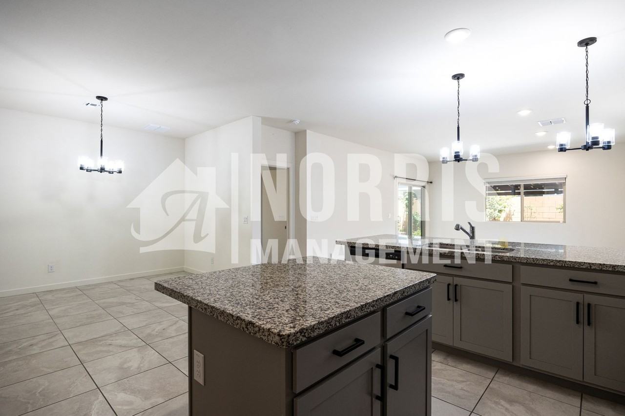 960 East Cactus Wren Drive - Photo 6 of 38