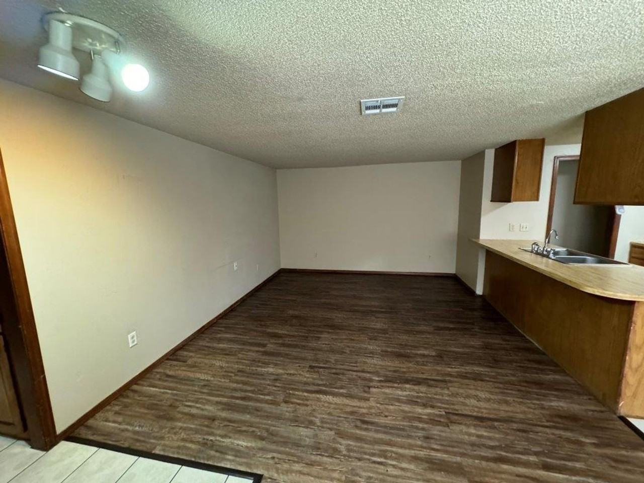 313 Springfield Dr - Photo 3 of 7