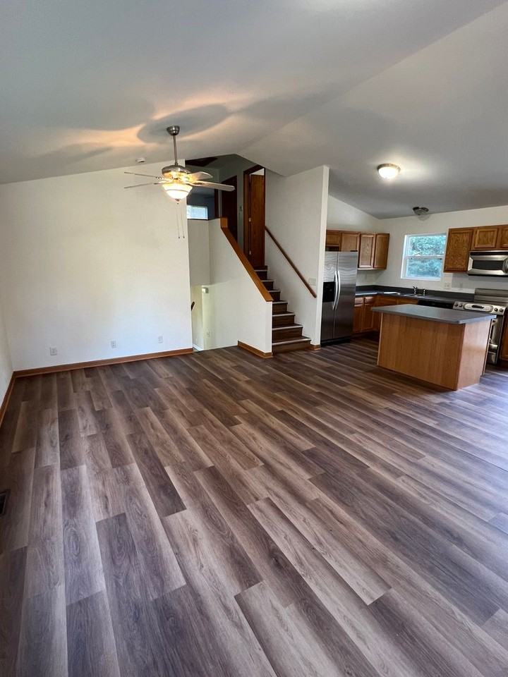 10211 186th Ave - Photo 2 of 36