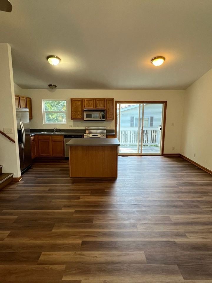 10211 186th Ave - Photo 3 of 36