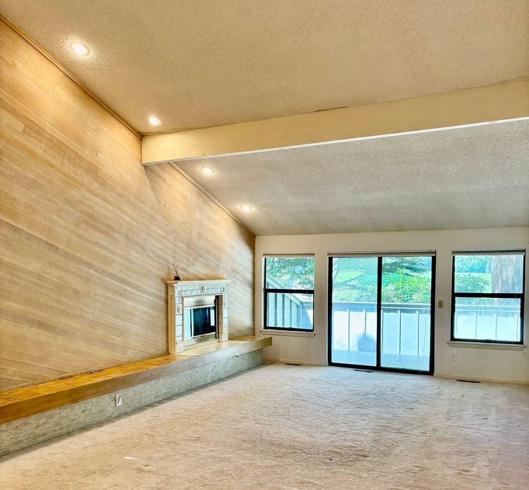 2104 Sahalee Dr E - Photo 2 of 22