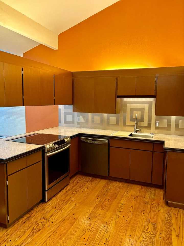 2104 Sahalee Dr E - Photo 3 of 22