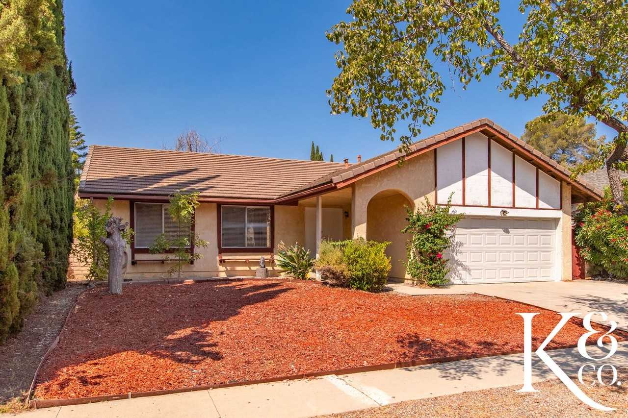 559 W Avenida De Las Flores - Photo 2 of 28