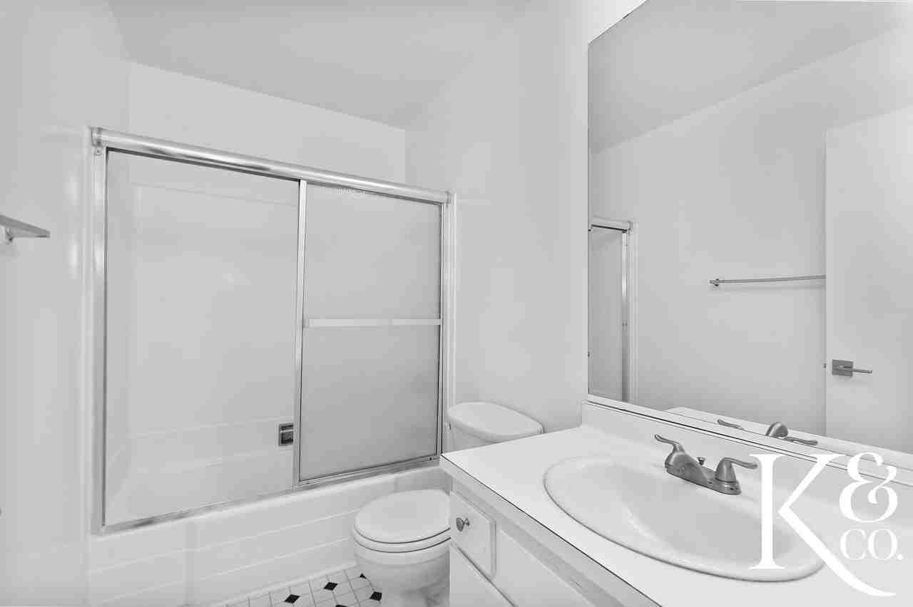 559 W Avenida De Las Flores - Photo 7 of 28