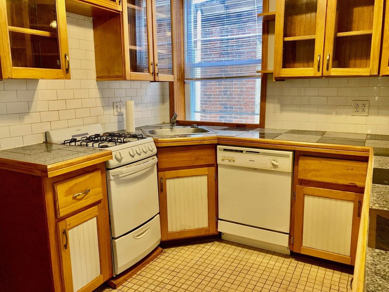 1231 S 47th St - Photo 2 of 13
