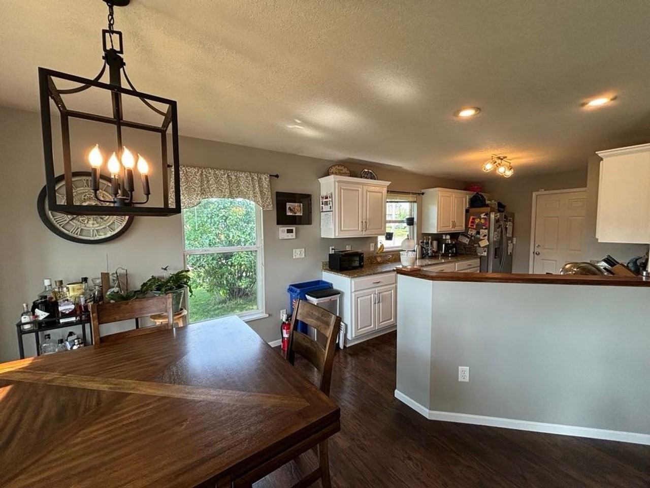 3309 S Jamie Ln - Photo 4 of 19