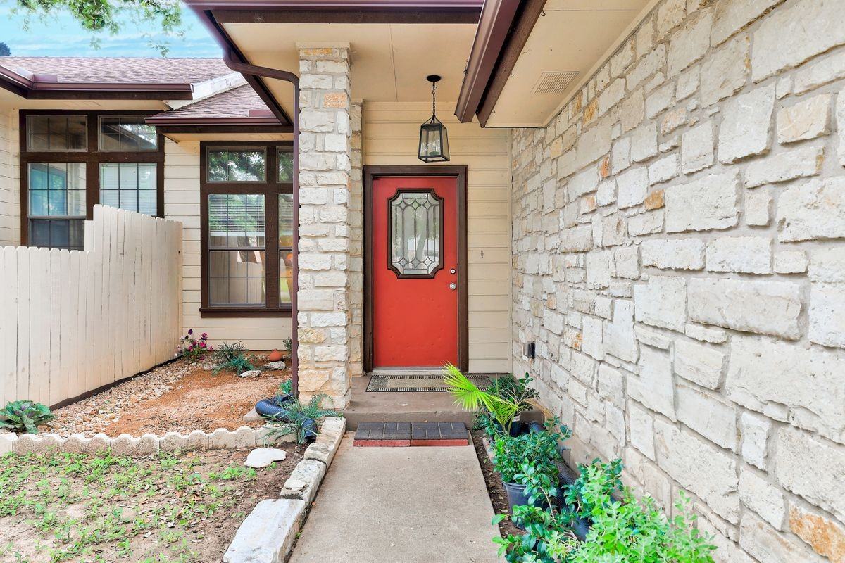 3703 Rocky Hollow Trl ##A - Photo 2 of 19