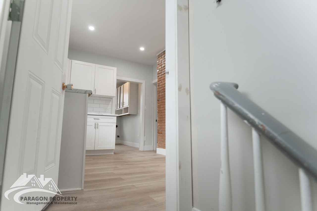 38 Baxter St - Photo 2 of 18