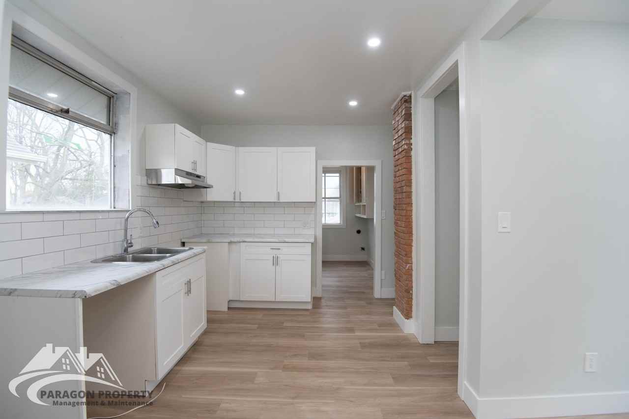 38 Baxter St - Photo 4 of 18