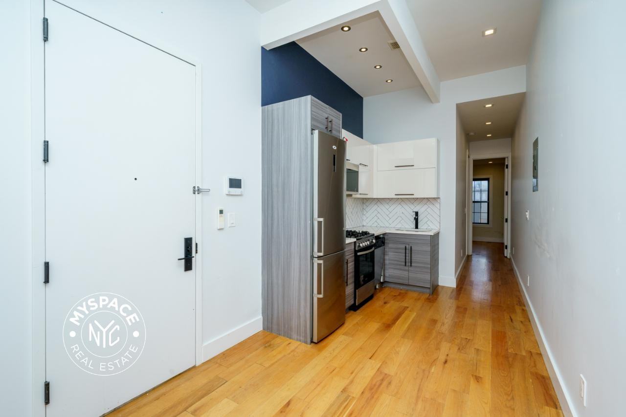50 Starr St #3L - Photo 2 of 10