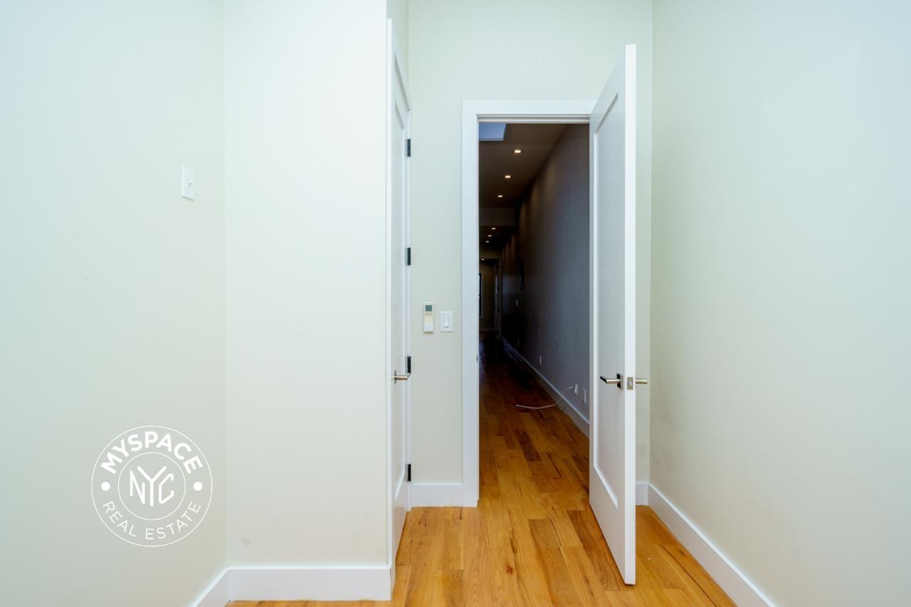 50 Starr St #3L - Photo 5 of 10