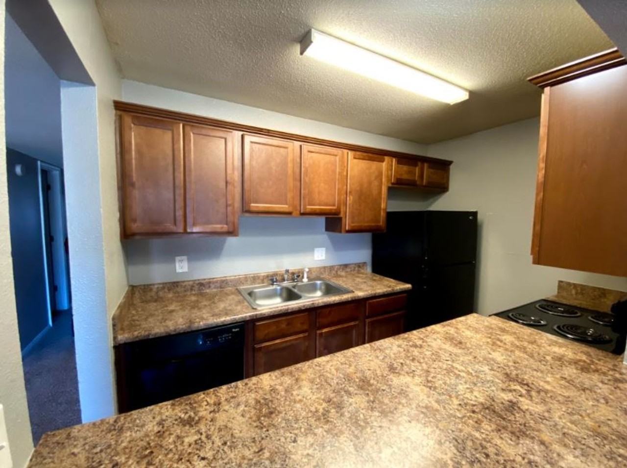 2310 W 26th St - Photo 2 of 36