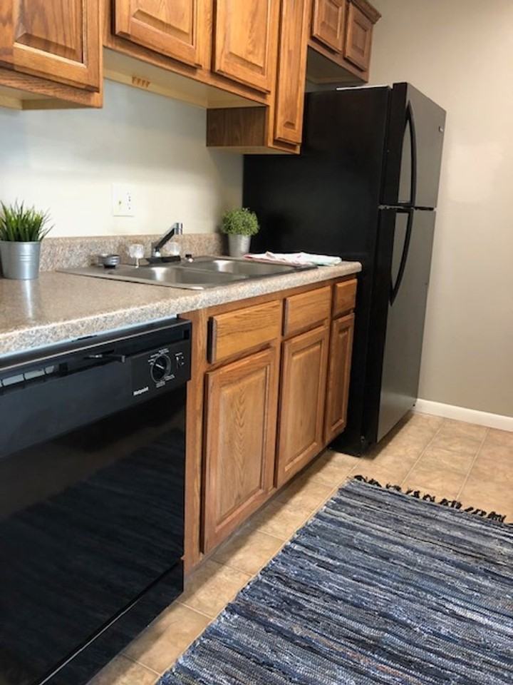 2310 W 26th St - Photo 4 of 36