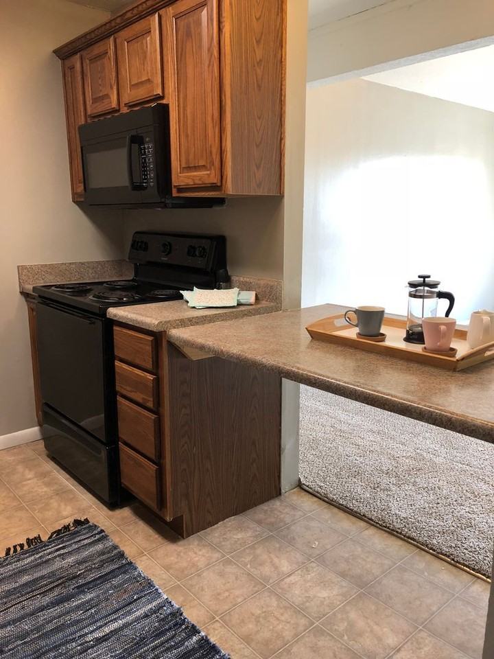 2310 W 26th St - Photo 5 of 36