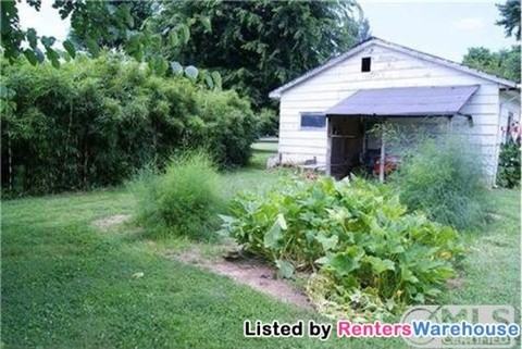 107 Maple St - Photo 3 of 15