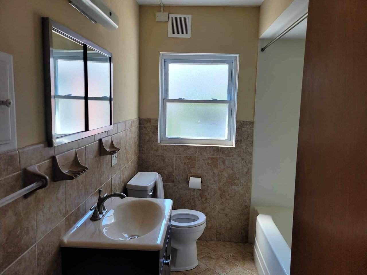 2136 Secor Rd - Photo 3 of 16