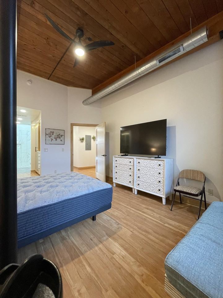1301 Avon St #C3 - Photo 4 of 32