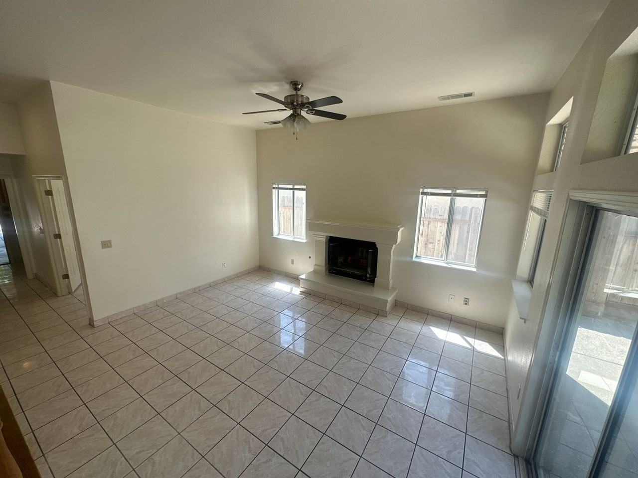 325 Melbourne Dr - Photo 6 of 42