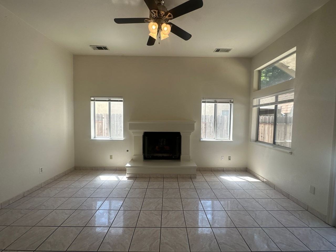 325 Melbourne Dr - Photo 7 of 42