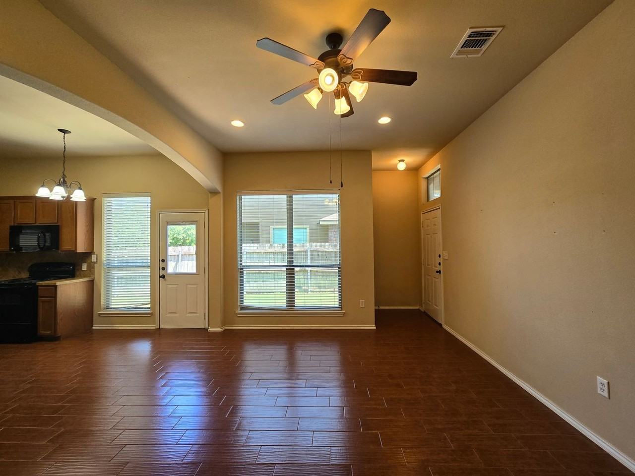 1149 Brown Rock Dr - Photo 3 of 23