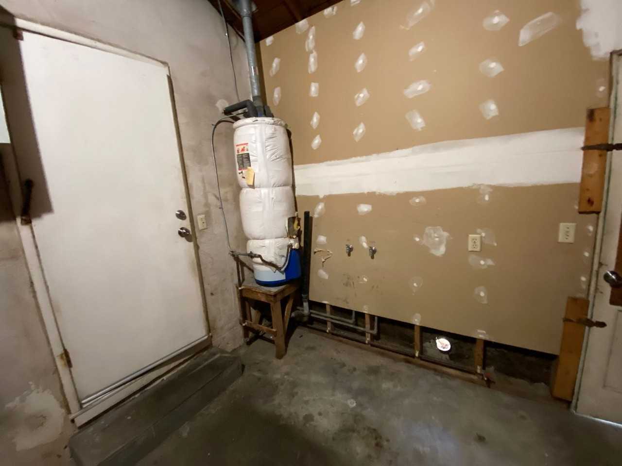 1220 S Church St - Photo 5 of 28