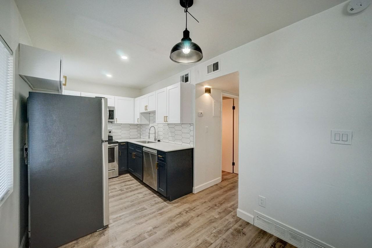 2919 N 38th St #3 - Photo 7 of 23