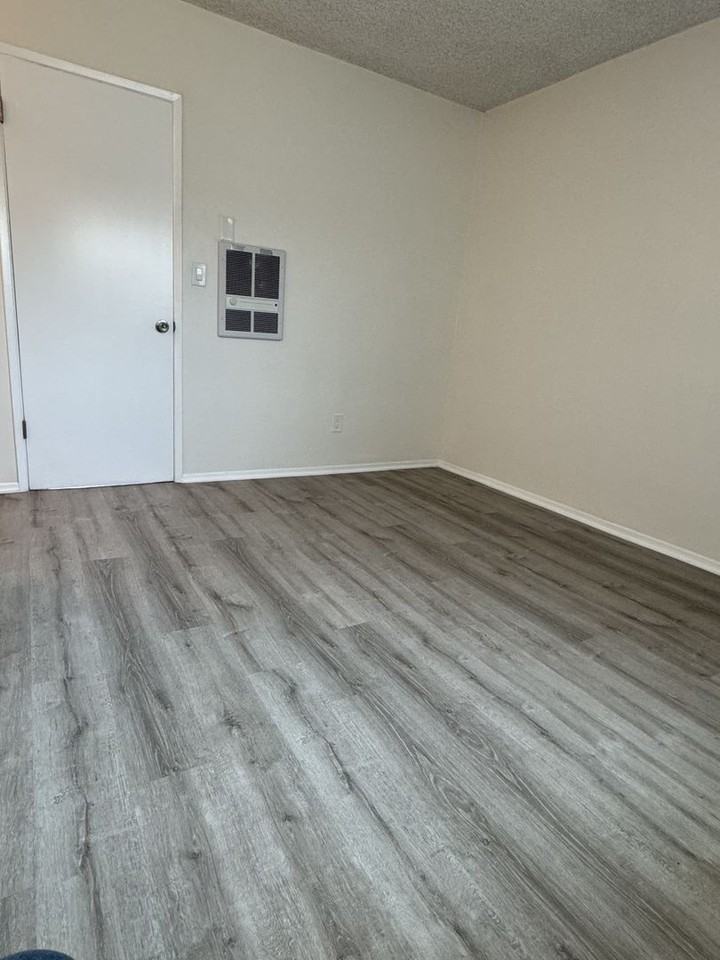 13637 Cordary Ave - Photo 6 of 27