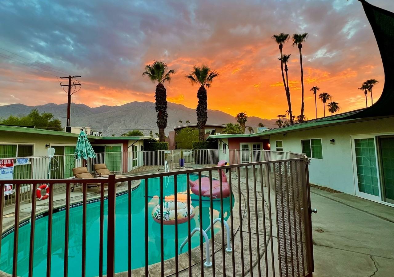 Twin Palms - Photo 2 of 5